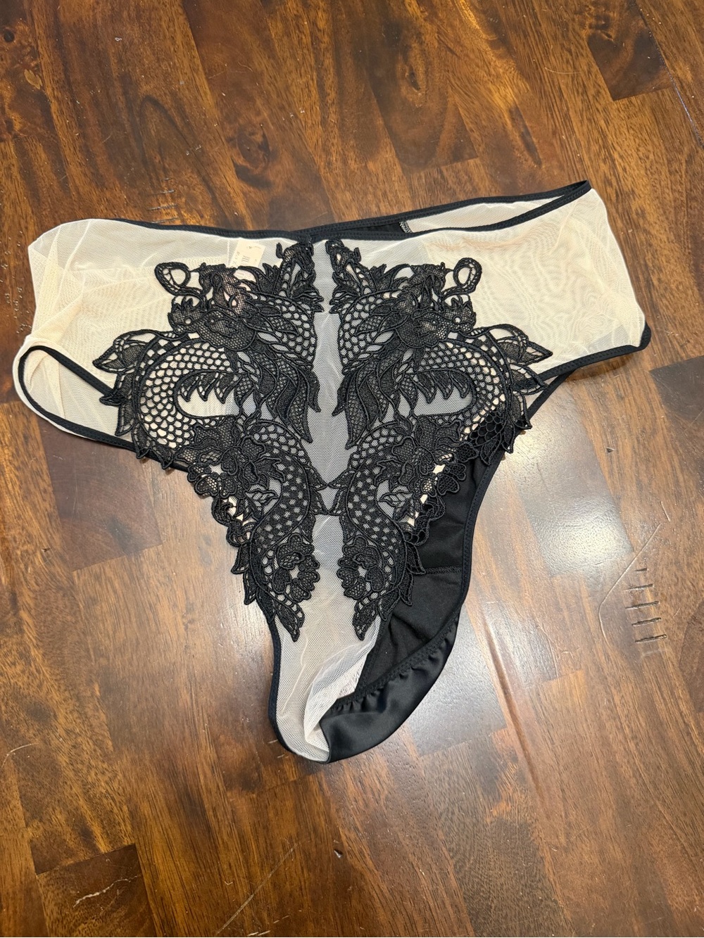 Victoria’s Secret Luxe Dragon Embroidered Bra & Panty Set 38D XL Unworn